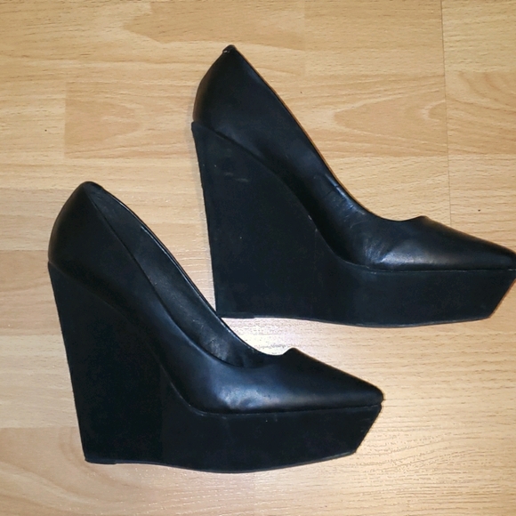 Black leather, suede platforms - Picture 2 of 4